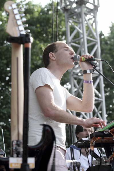 CARIBOU - 2011-05-28 - PARIS - Parc de la Villette - Daniel Victor Snaith